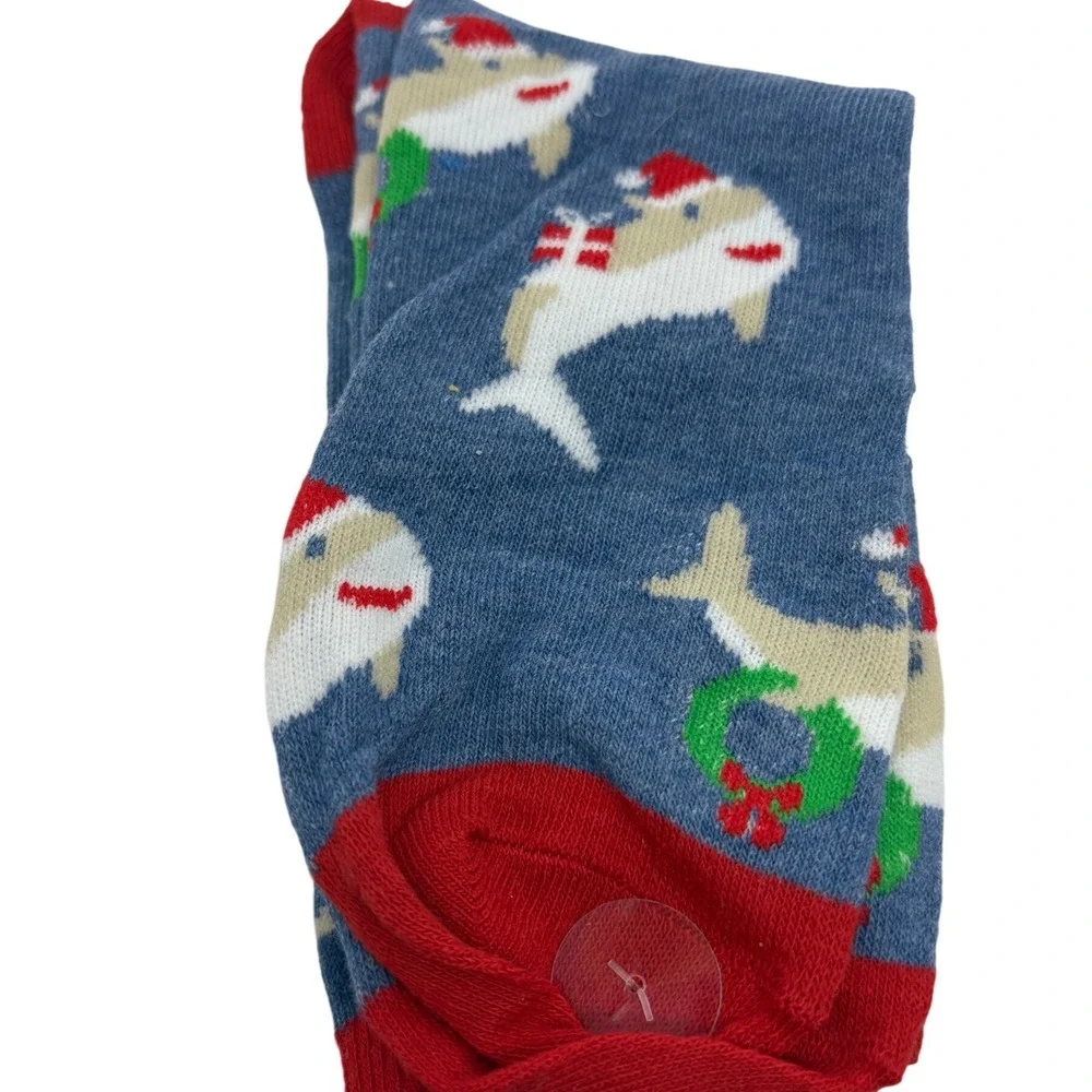 Kids Christmas Shark Crew Socks Blue Red Santa Hat Wreath One Size‎ NWT